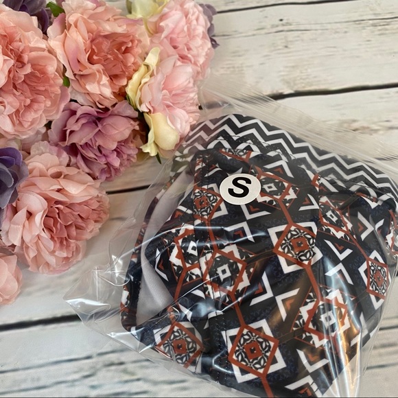 Strappy Black & White Chevron Geometric Bandage Bikini - Picture 14 of 15